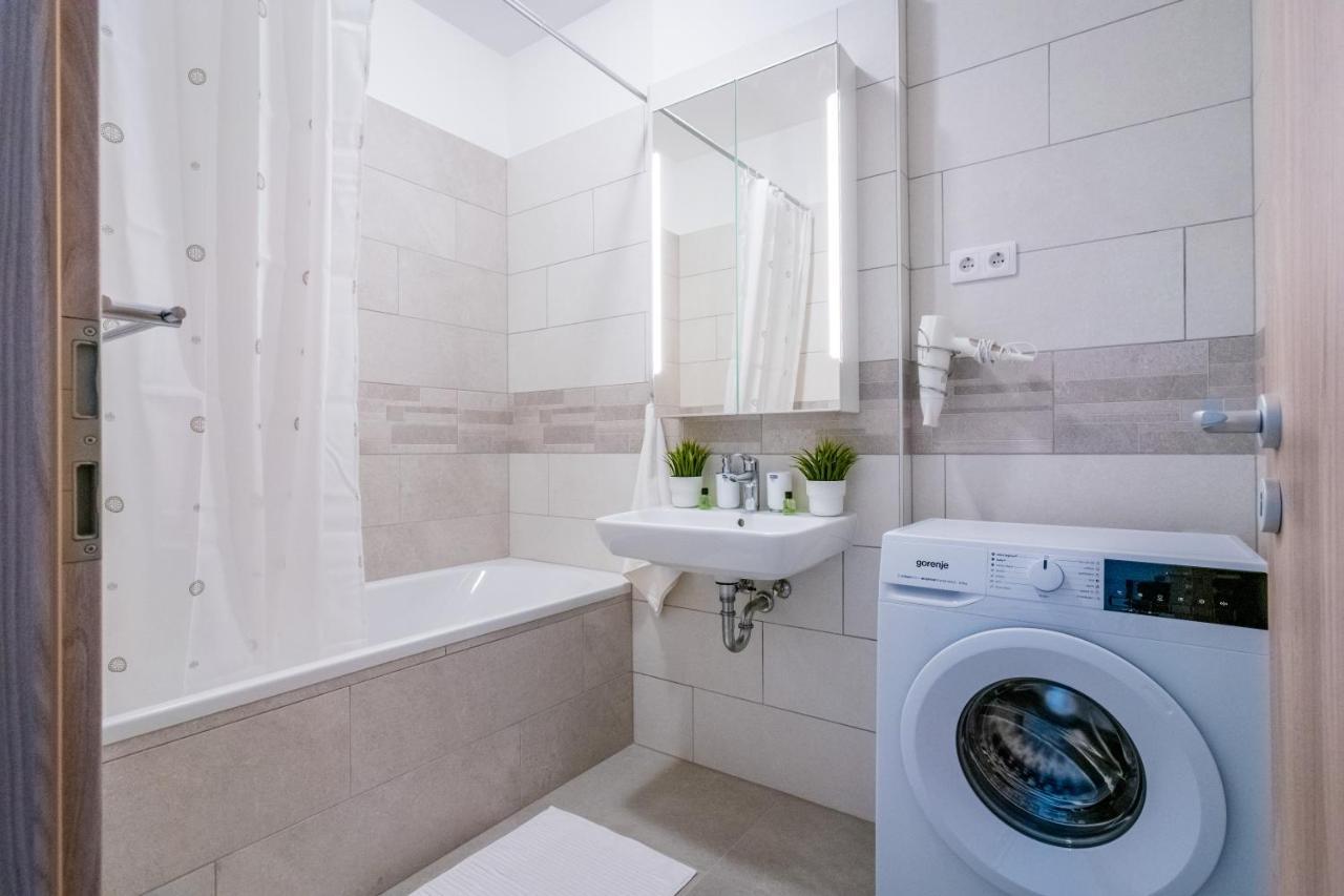Fox Premium Apartment & Free Private Parking Budapest Exteriör bild